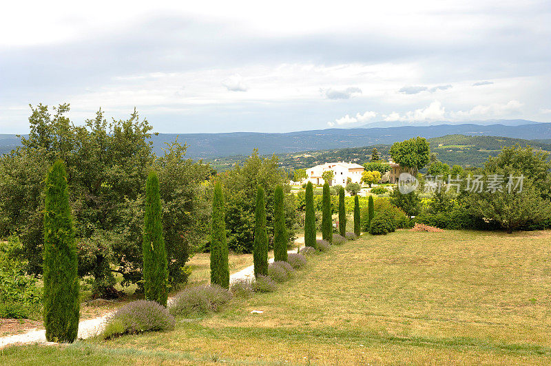 Le Luberon:靠近Lacoste和Bonnieux